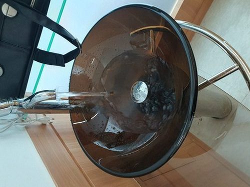 연수구 하수구막힘 고압 세척 후 관 내부를 다시 촬영해 잔여 퇴적물을 확인하는 장면